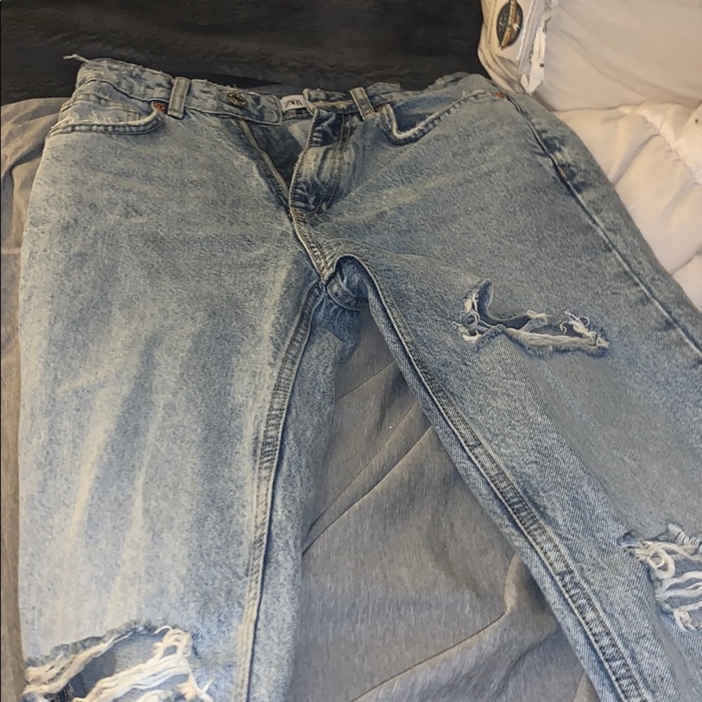 Zara ripped jeans. Brand new